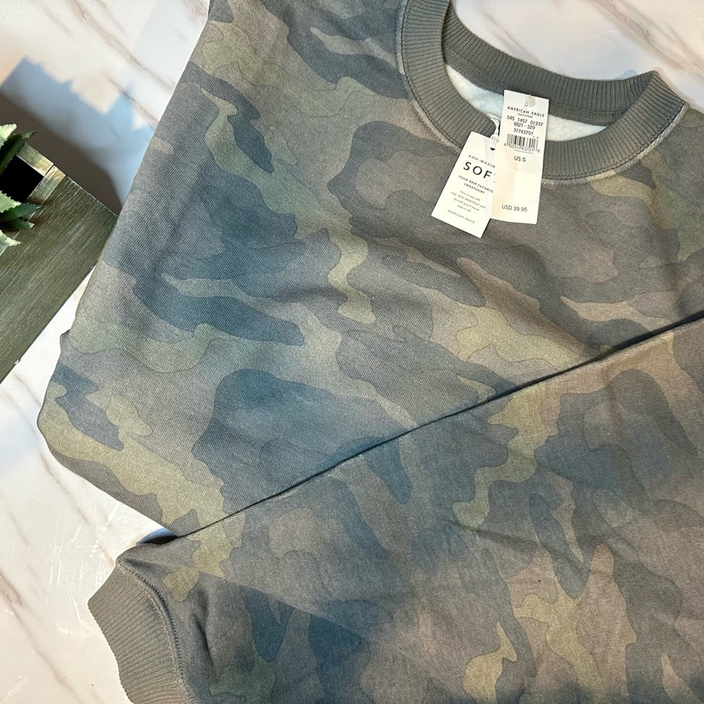 American Eagle Camo Sweatshirt- NWT